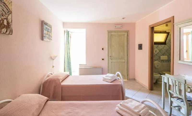 Hotel Solanas Solanas  Италия